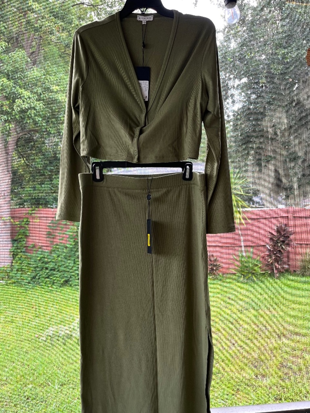 Gianni Bini olive green long-sleeve crop top and matching midi skirt XL